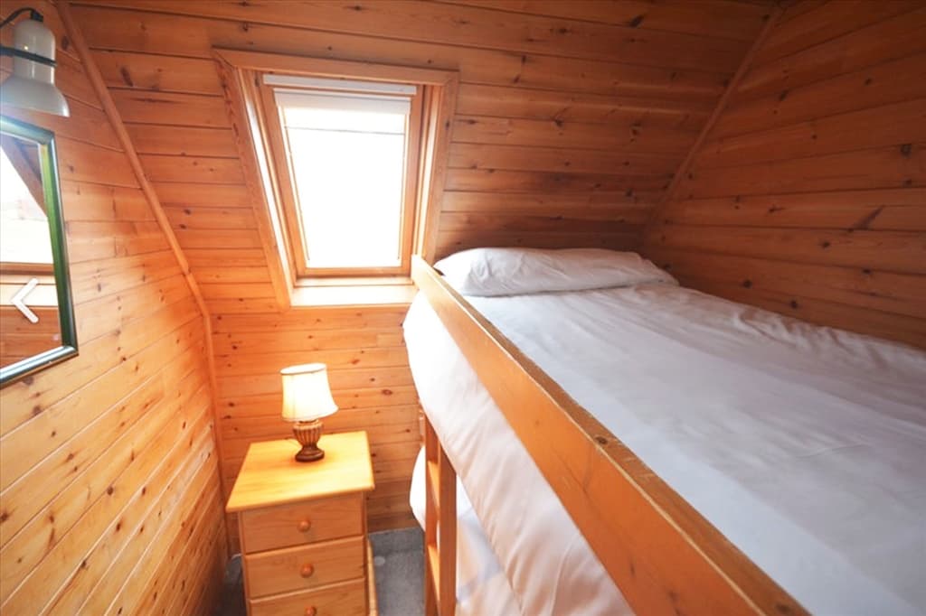 cc-swiss-losge-bunk-bedroom-1500-x-1000-72dpi